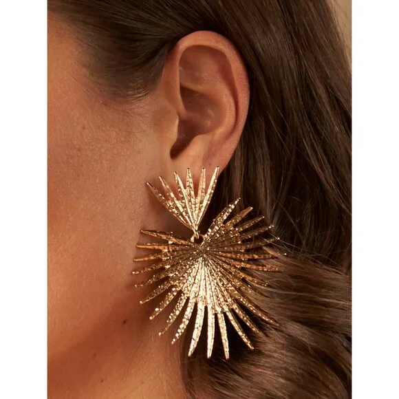 SHASHI Throne Earrings in Gold One Size New Womens Dance Drop - Picture 9 of 11
